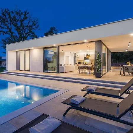 Villa-naos-backup *